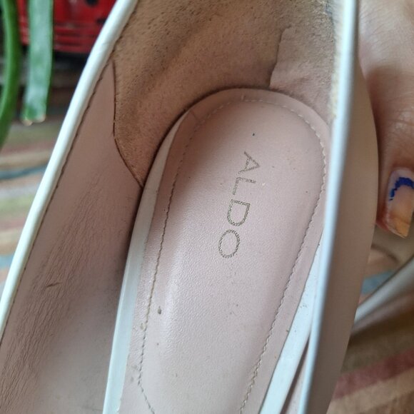 White High Heel Pumps - Picture 7 of 8